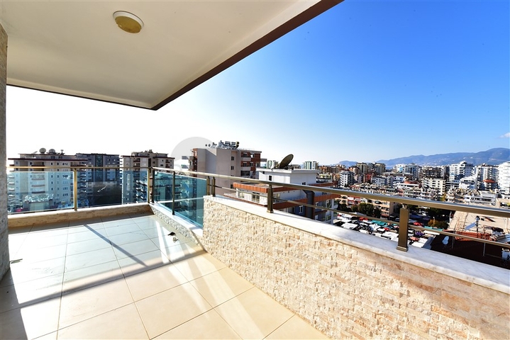 Пентхаус планировки 3+1 в районе Махмутлар