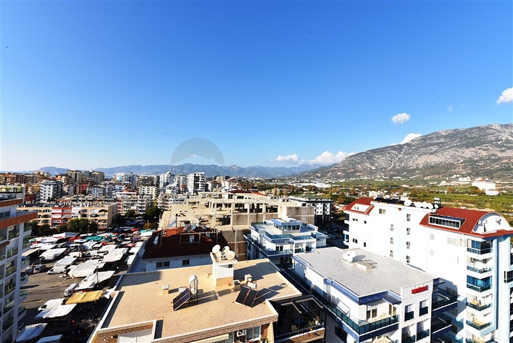 Пентхаус планировки 3+1 в районе Махмутлар