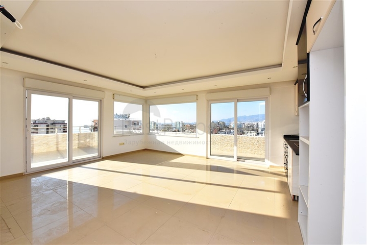 Пентхаус планировки 3+1 в районе Махмутлар