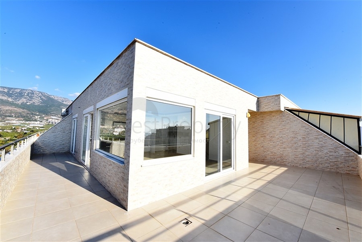 Пентхаус планировки 3+1 в районе Махмутлар