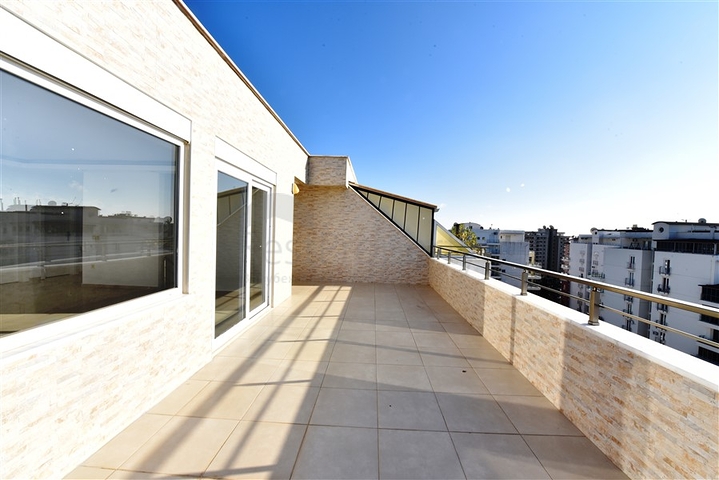 Пентхаус планировки 3+1 в районе Махмутлар