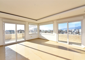 Пентхаус планировки 3+1 в районе Махмутлар