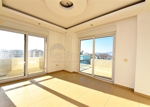 Пентхаус планировки 3+1 в районе Махмутлар