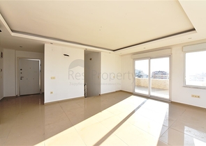 Пентхаус планировки 3+1 в районе Махмутлар