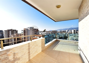 Пентхаус планировки 3+1 в районе Махмутлар