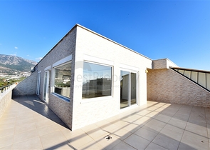 Пентхаус планировки 3+1 в районе Махмутлар