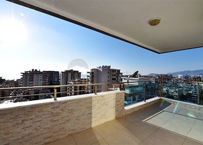 Пентхаус планировки 3+1 в районе Махмутлар