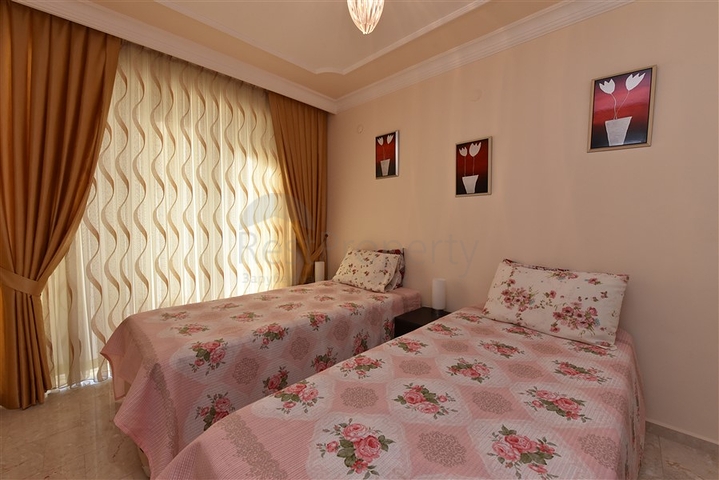 Трехкомнатная квартира на аренду в Махмутларе