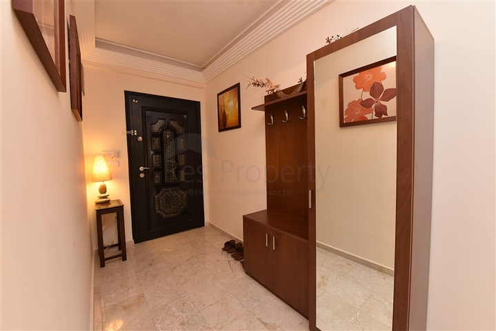 Трехкомнатная квартира на аренду в Махмутларе