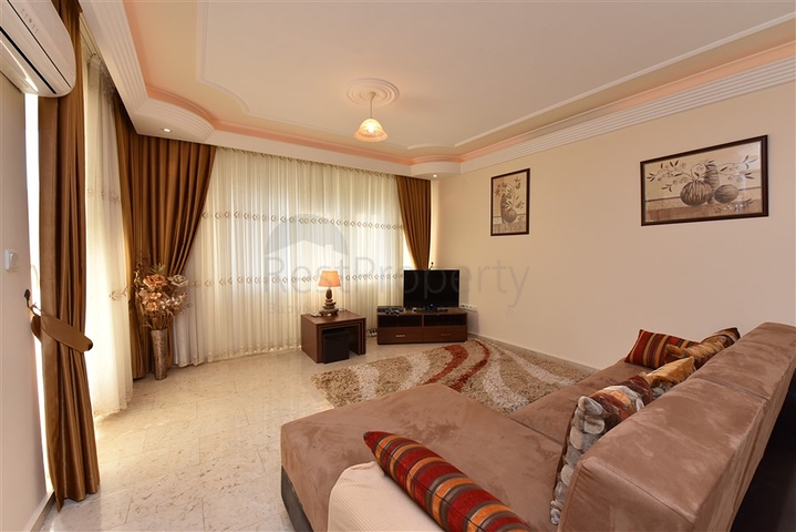 Трехкомнатная квартира на аренду в Махмутларе