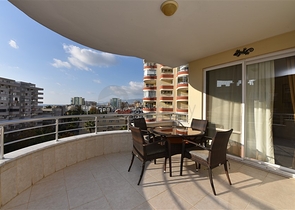 Трехкомнатная квартира на аренду в Махмутларе