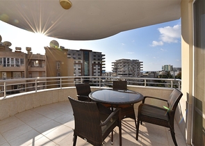 Трехкомнатная квартира на аренду в Махмутларе