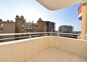 Трехкомнатная квартира на аренду в Махмутларе