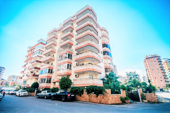 Большой пентхаус с видом на море и горы