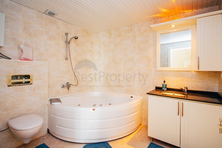 Большой пентхаус с видом на море и горы