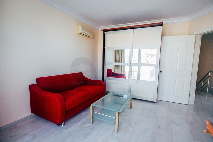 Большой пентхаус с видом на море и горы