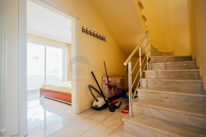 Большой пентхаус с видом на море и горы