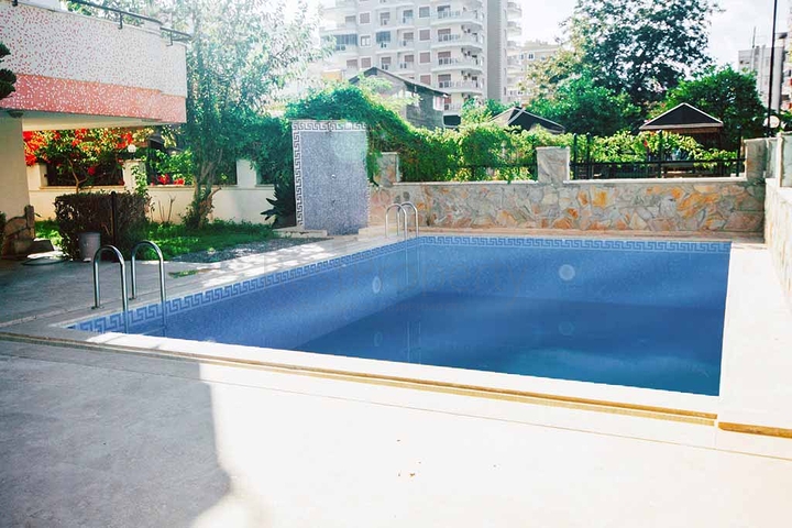 Большой пентхаус с видом на море и горы