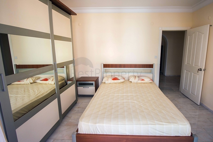 Большой пентхаус с видом на море и горы