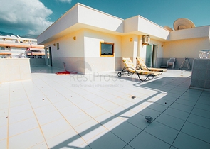 Большой пентхаус с видом на море и горы