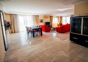 Большой пентхаус с видом на море и горы