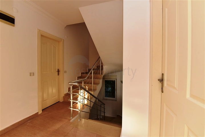 Двухэтажная вилла планировки 3+2