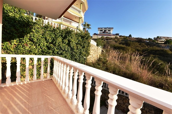 Двухэтажная вилла планировки 3+2