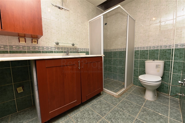 Квартиры и торговое помещение в районе Джикджилли