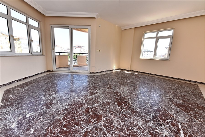 Квартиры и торговое помещение в районе Джикджилли