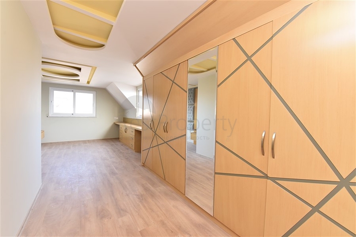 Пентхаус планировки 4+1 в районе Кестель