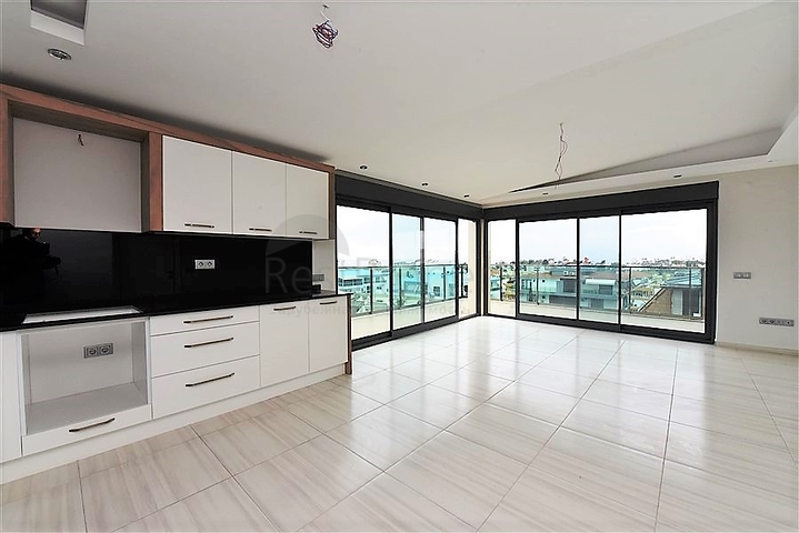 Пентхаус с видом на море в Авсалларе