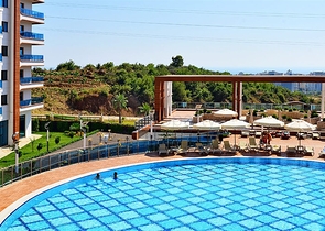 Квартира планировки 3+1 с мебелью в Махмутларе