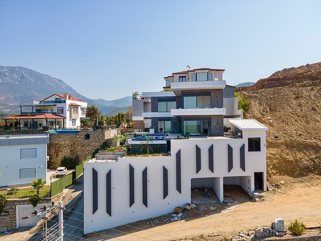 Отдельностоящая вилла с видом на море