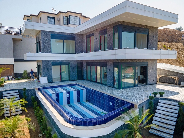 Отдельностоящая вилла с видом на море