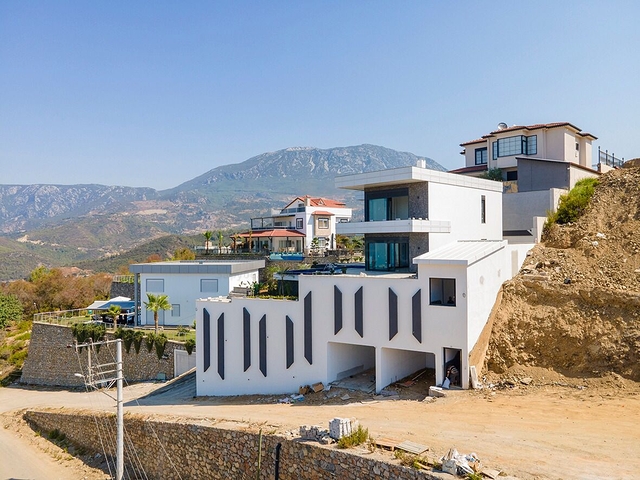 Отдельностоящая вилла с видом на море