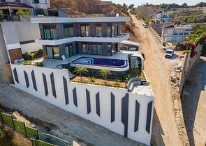 Отдельностоящая вилла с видом на море