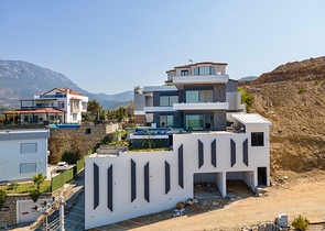 Отдельностоящая вилла с видом на море