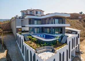 Отдельностоящая вилла с видом на море