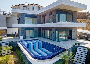 Отдельностоящая вилла с видом на море