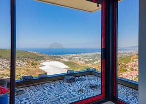 Отдельностоящая вилла с видом на море