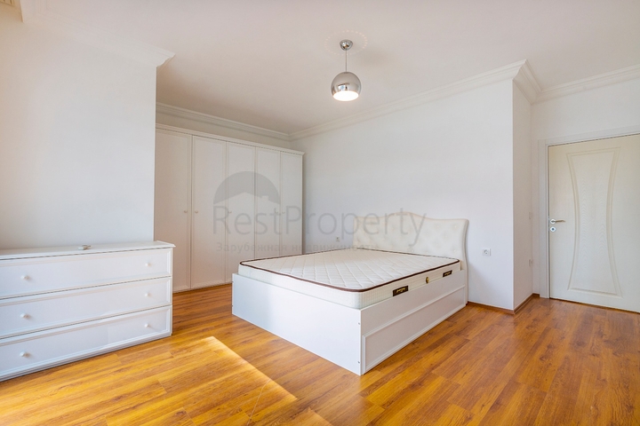 Дуплекс с выходом в сад в районе Кестель