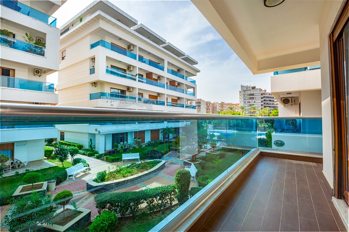 Дуплекс с выходом в сад в районе Кестель