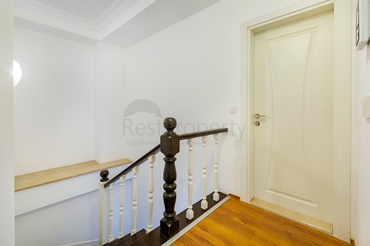 Дуплекс с выходом в сад в районе Кестель