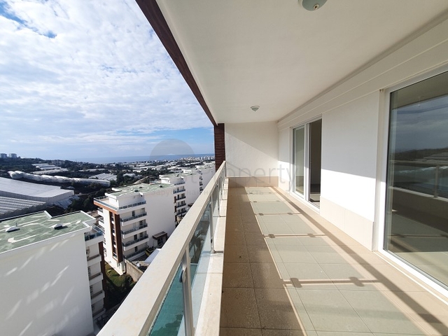 Пентхаус с видом на море в районе Каргыджак