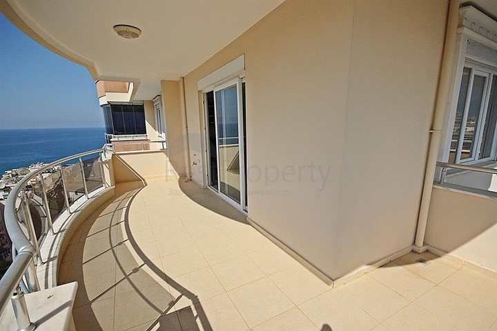 Пентхаус планировки 4+1 в центре Махмутлара