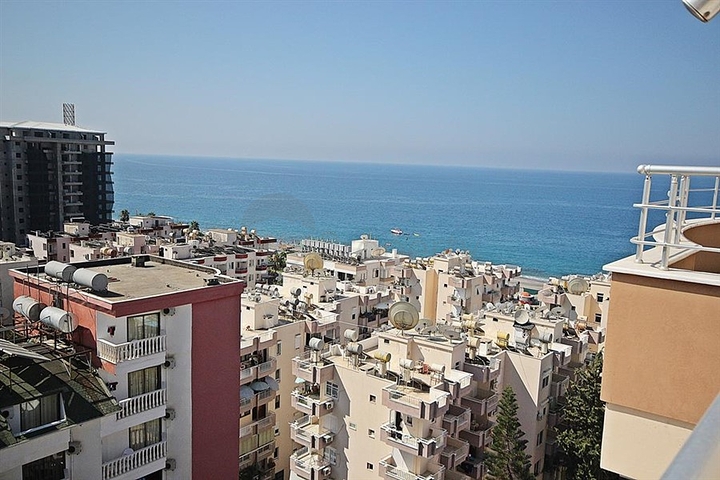 Пентхаус планировки 4+1 в центре Махмутлара