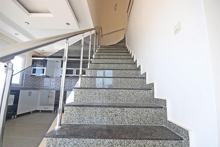 Пентхаус планировки 4+1 в центре Махмутлара