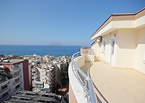 Пентхаус планировки 4+1 в центре Махмутлара