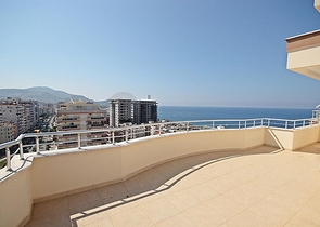 Пентхаус планировки 4+1 в центре Махмутлара