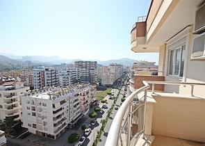 Пентхаус планировки 4+1 в центре Махмутлара